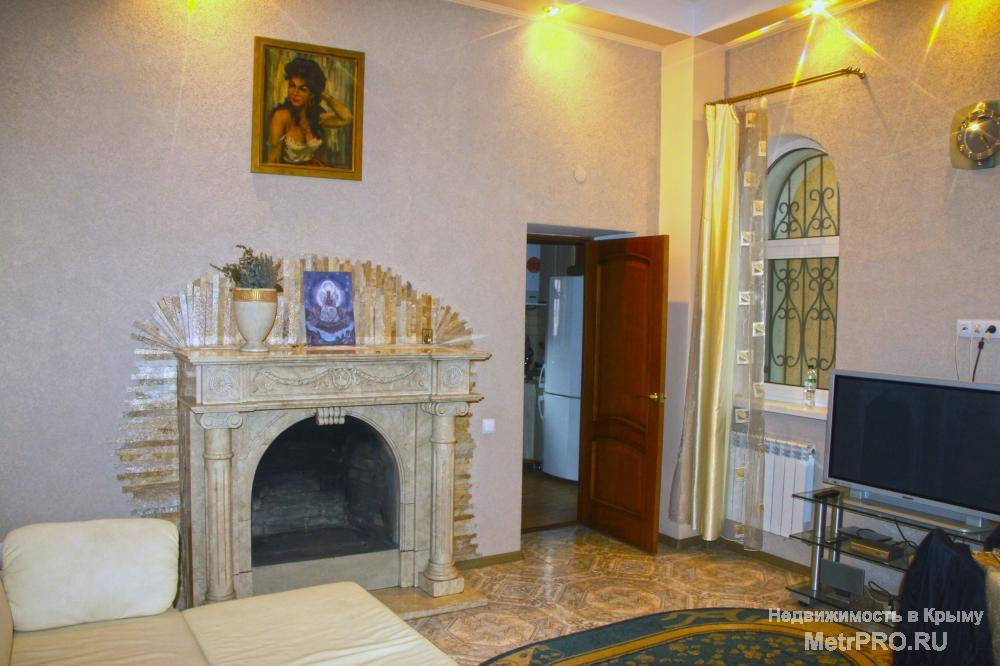 дом в центре Ялты,два этажа.идеален для двух пар,все удобства,парковка для одного авто - 2