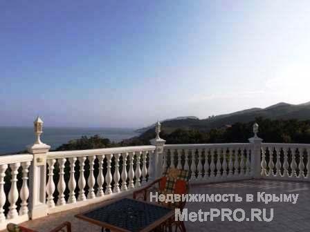 Аренда виллы в Алуште, п. Лазурное.  Сдается в аренду для отдыха вилла на южном берегу Крыма в п. Лазурное, Алушта....