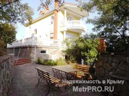 Аренда виллы в Алуште, п. Лазурное.  Сдается в аренду для отдыха вилла на южном берегу Крыма в п. Лазурное, Алушта.... - 11