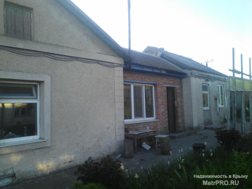 Предлагается к продаже дом в г. Керчь, р-н Стройгородок. Построен из ракушняка, толщина стен жилой зоны 70см,...
