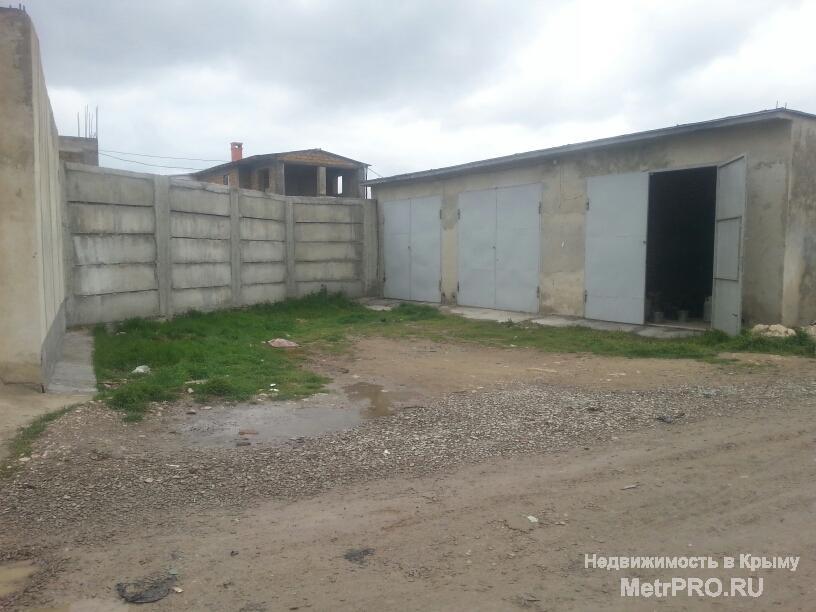 Продам 3 новых смежных капитальных гаража в Севастополе в ГК Рябина размером 6*4.Подключен свет,гор.вода (10...