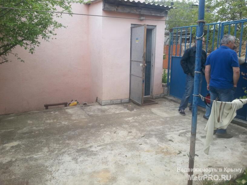 Продам дачу в Севастополе на Фиоленте в садовом товариществе 'Дубок'.На участке есть утепленный 2-х этажный домик 30... - 2