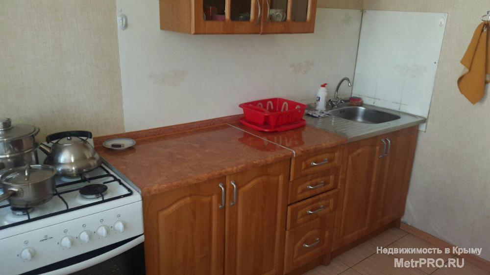Продам улучшенную квартиру в Севастополе по улице Адмирала Юмашева. Квартира светлая, чистая и очень уютная. В... - 3