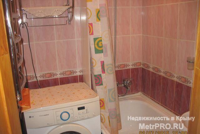Квартира в лучших семейных традициях! На высоком первом этаже располагается 2-х комнатная квартира, которую... - 1