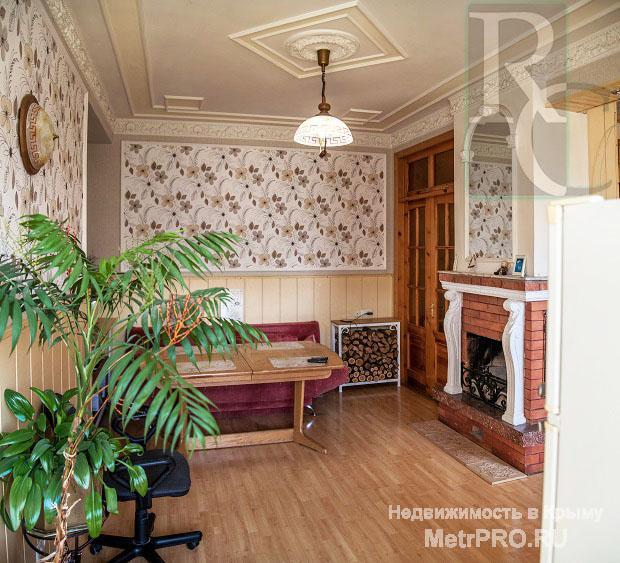 В продаже четырех комнатная квартира 'Сталинка' по ул. Льва Толстого 10, район Матюшенко.  Этажность: 2 из 3   Общая... - 1