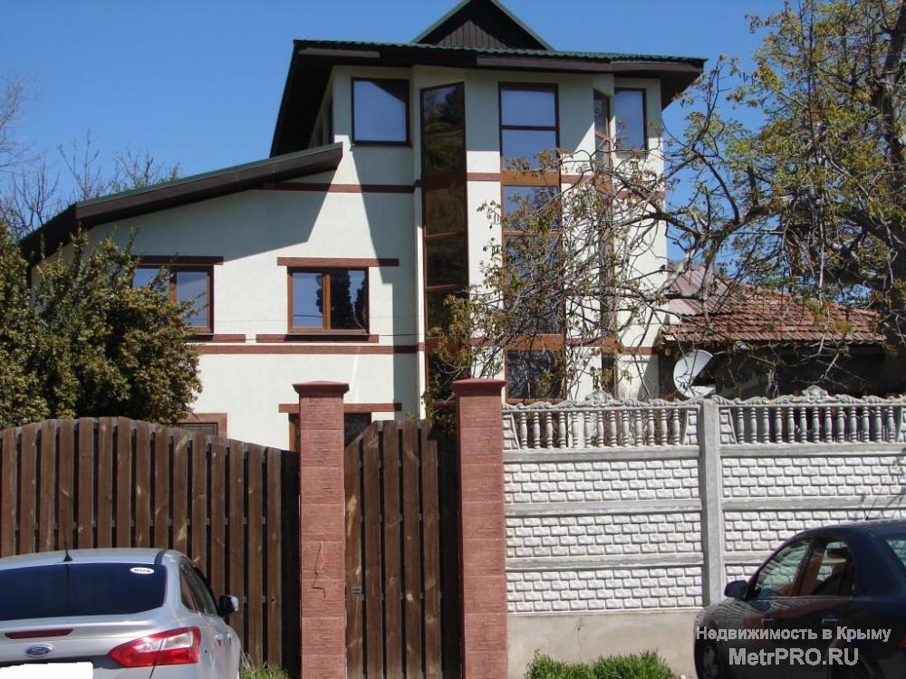 Светлый дом в живописном месте  Расположен в курортном поселке Ай-Даниль, рядом с Гузуфом. Тихое, красивое место в 15...