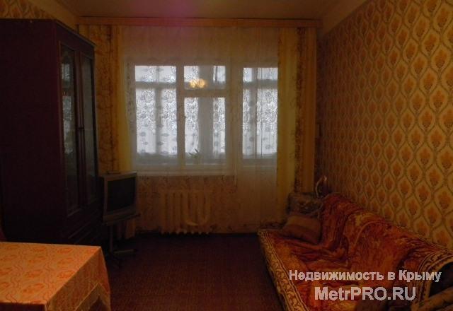 Первый этаж с балконом ( застеклен), жилое состояние, до парковой зоны 100 метров, рядом море, школа, супермаркет,... - 1