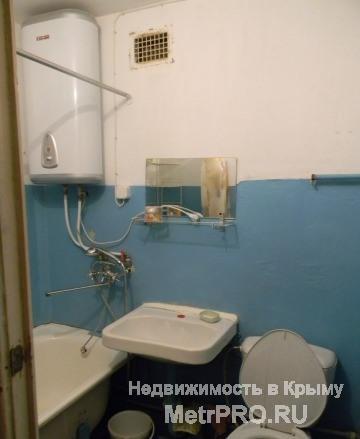 Первый этаж с балконом ( застеклен), жилое состояние, до парковой зоны 100 метров, рядом море, школа, супермаркет,... - 4