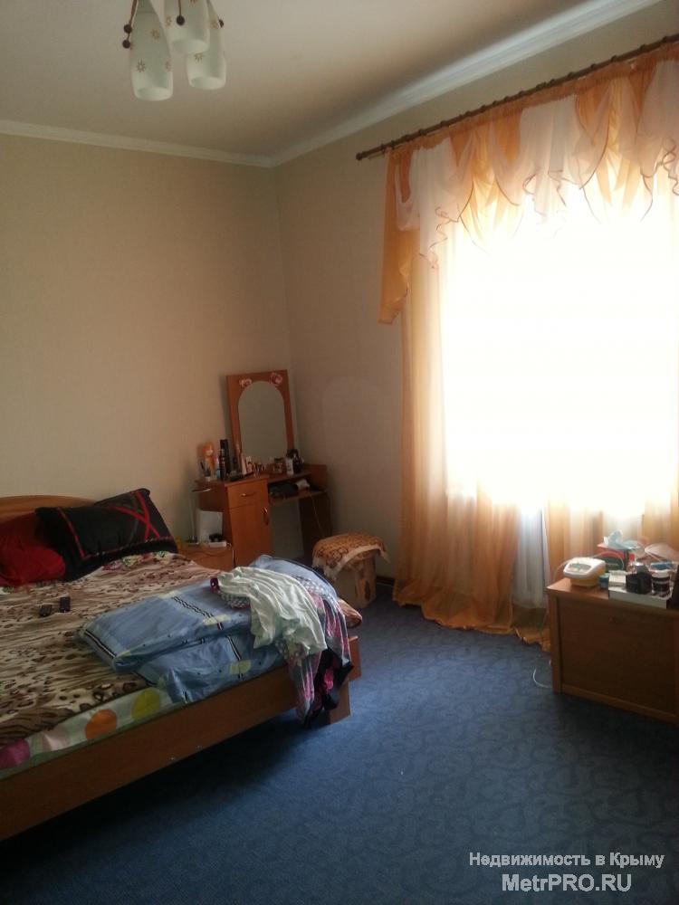 продам дом у Ялтинской трассы , с. Пионерское, ОП- 180 м, 2 кухни-столовых, 3 комнаты, 2 с/у, мансардный этаж- под...