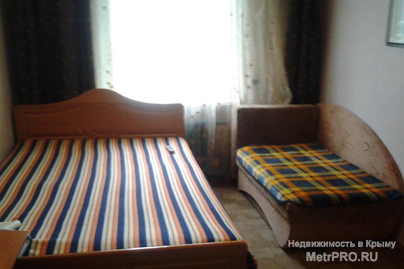домик из двух комнат (одна проходная) кухня, маленький дворик ,место под авто НА 4-3 человека к морю 4 минуты (пос....