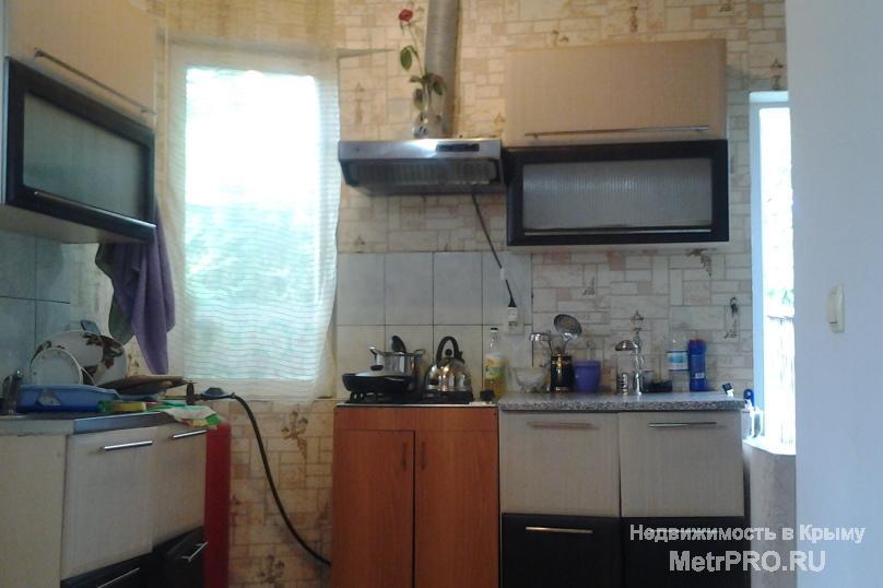 домик из двух комнат (одна проходная) кухня, маленький дворик ,место под авто НА 4-3 человека к морю 4 минуты (пос.... - 3