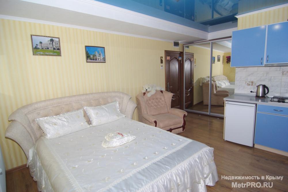 Крым г. Алушта - Рай, класса французской Ривьеры! Гостевой дом на Саранчева находится в тихой и зеленой  старой части... - 16
