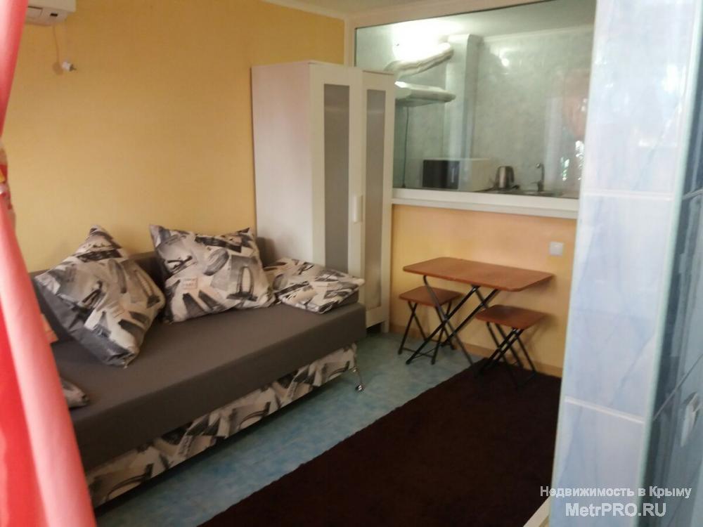 в красивейшем месте мисхорского парка,150м от пляжа,который на фото,лечебный воздух,реликтовые деревья,все... - 3
