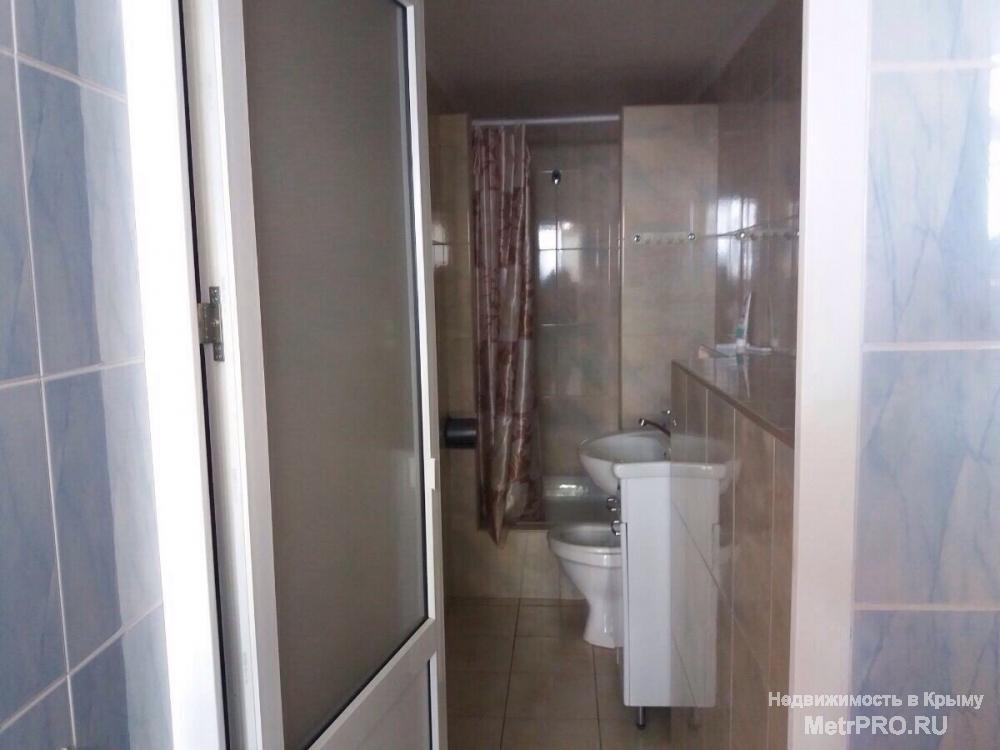 в красивейшем месте мисхорского парка,150м от пляжа,который на фото,лечебный воздух,реликтовые деревья,все... - 9