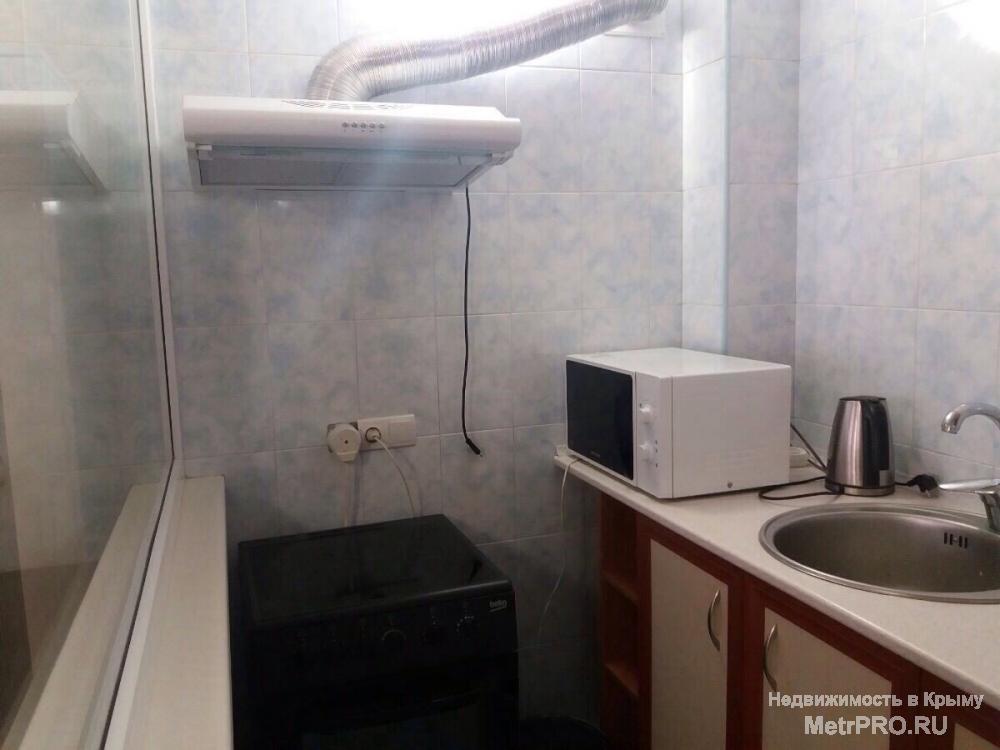 в красивейшем месте мисхорского парка,150м от пляжа,который на фото,лечебный воздух,реликтовые деревья,все... - 10