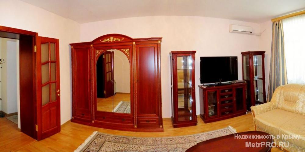 Продается 3 ккв в Ялте в районе Карла Маркса. 2 этаж 3-этажного дома, сталинка. Общая площадь 74 м2, комнаты... - 1