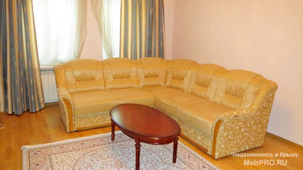 Продается 3 ккв в Ялте в районе Карла Маркса. 2 этаж 3-этажного дома, сталинка. Общая площадь 74 м2, комнаты... - 3