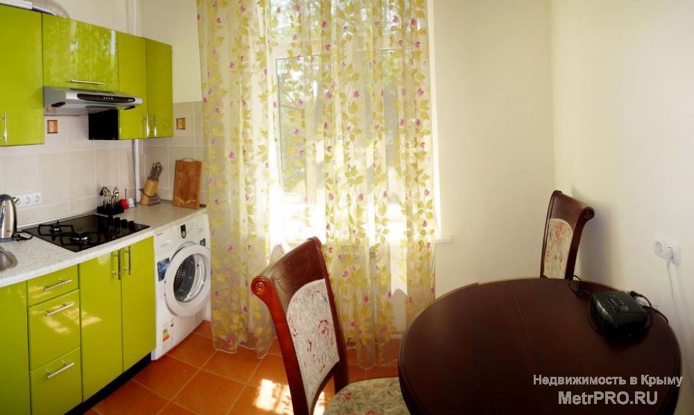 Продается 3 ккв в Ялте в районе Карла Маркса. 2 этаж 3-этажного дома, сталинка. Общая площадь 74 м2, комнаты... - 10