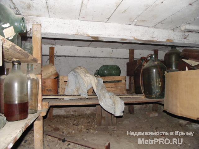 Продается дом . ( р-н ул. Багрия, Корабельная сторона). Дом в хорошем состоянии, общая площадь 80 кв м, с подвалом 14... - 27