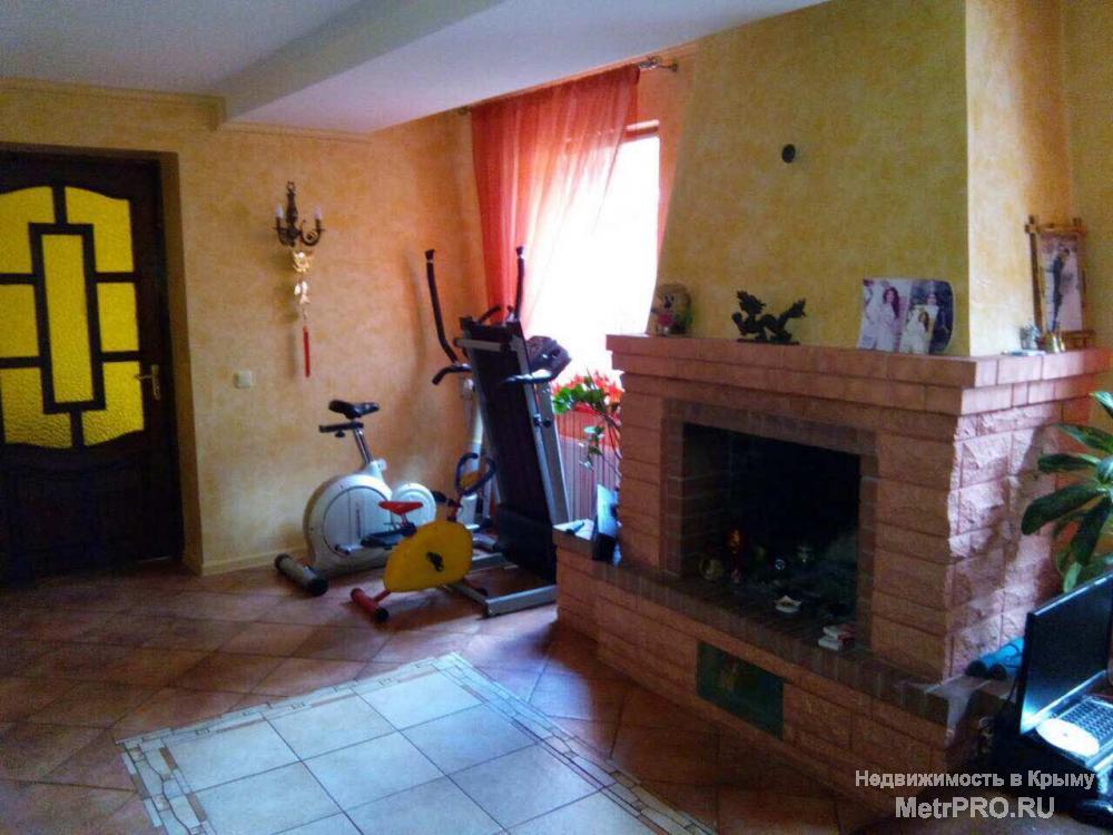продам дом, ул. Хабаровская, ОП- 190 м, на 1 этаже - гостиная с камином, кухня, столовая, с/у, на 2 этаже - 3... - 4