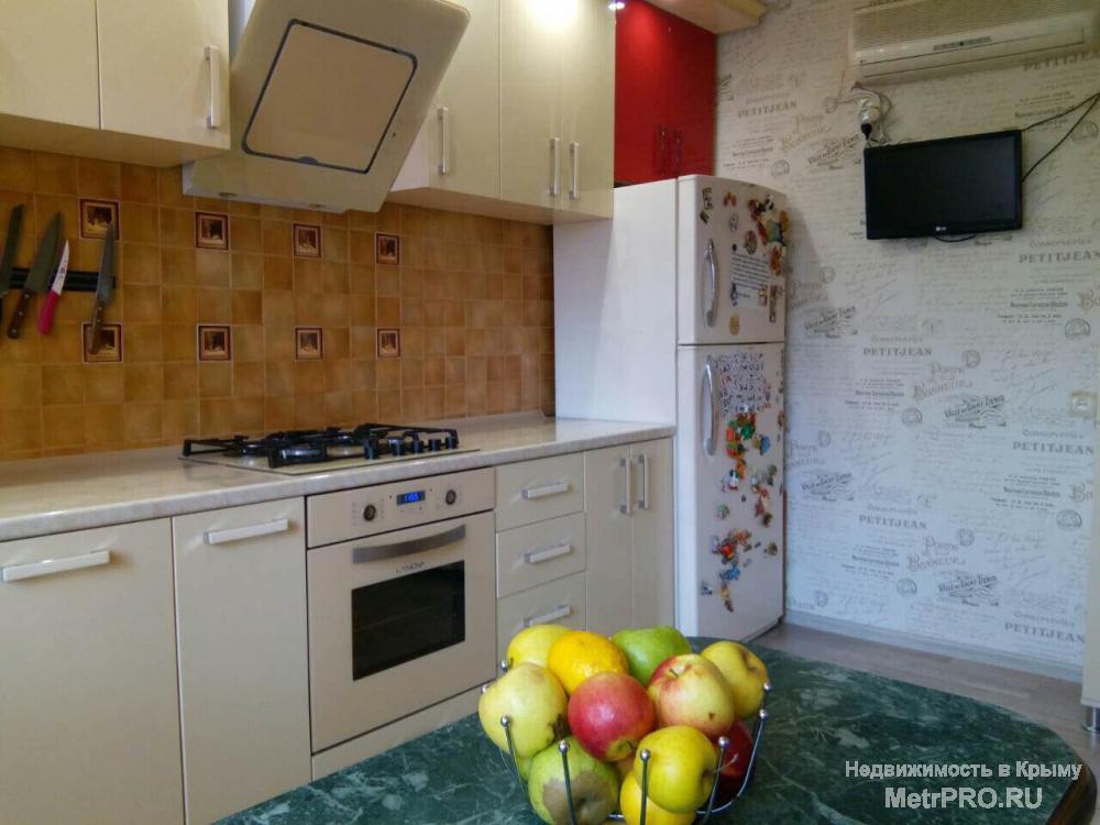 продам дом, ул. Хабаровская, ОП- 190 м, на 1 этаже - гостиная с камином, кухня, столовая, с/у, на 2 этаже - 3... - 5