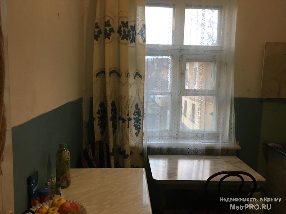Продается комната в районе Войкова площадью 12.2 м кв. в двухкомнатной квартире, состоящей из двух жилых комнат,...