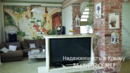 Продам дом в стиле прованс с супер живописном месте Ялты!  Продается 3х этажный дом в стиле прованс.   Построен в... - 5
