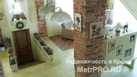 Продам дом в стиле прованс с супер живописном месте Ялты!  Продается 3х этажный дом в стиле прованс.   Построен в... - 6