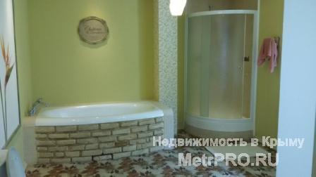 Продам дом в стиле прованс с супер живописном месте Ялты!  Продается 3х этажный дом в стиле прованс.   Построен в... - 11