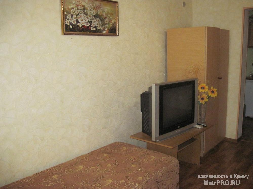 Однокомнатный дом со всеми удобствами и маленьким двориком.Горячая и холодная вода постоянно,спутниковое... - 3