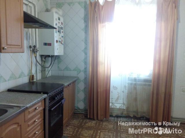 Продам 3-х комнатную квартиру 5/5 этаж, 71 м2 в пгт. Октябрьском, 37км. от Симферополя. Утеплена снаружи пенопластом,...