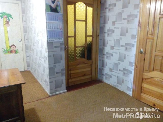Продам 3-х комнатную квартиру 5/5 этаж, 71 м2 в пгт. Октябрьском, 37км. от Симферополя. Утеплена снаружи пенопластом,... - 3