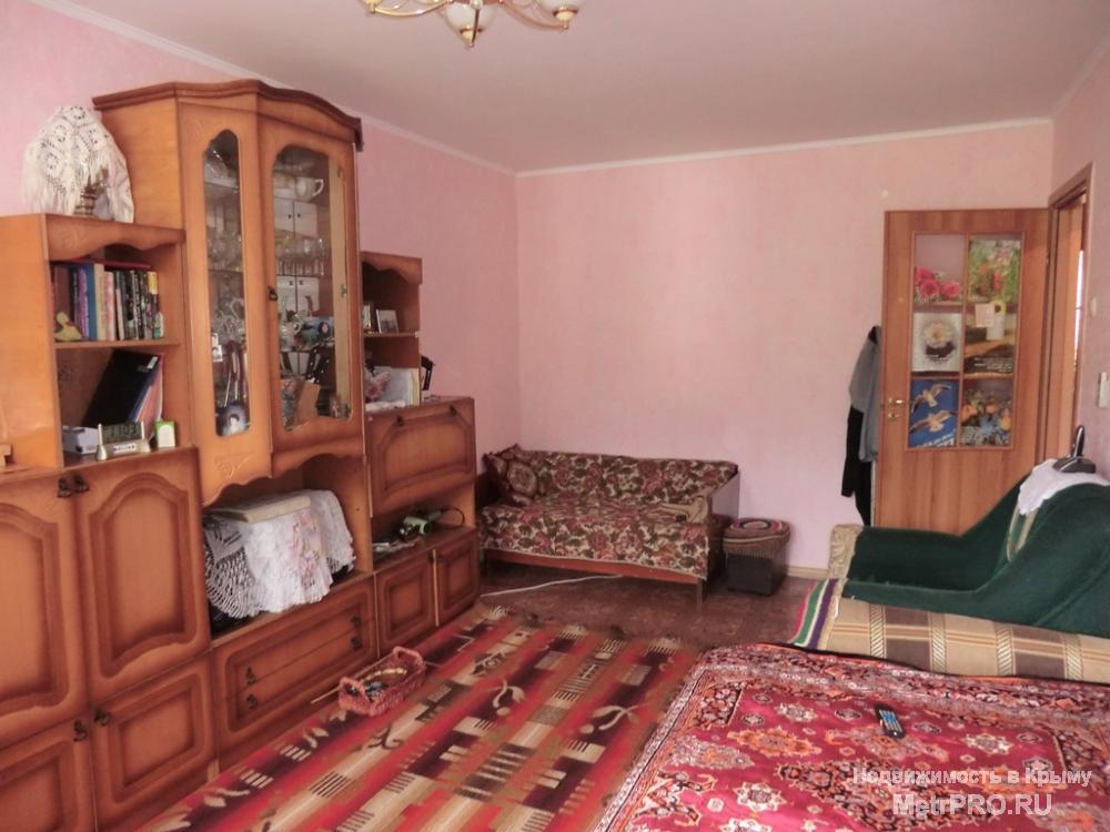 Продается 2 ккв в Ялте на Свердлова. 6 этаж 6-этажного дома, спецпроект. Общая площадь 48 м2, комнаты раздельные 18 и... - 4
