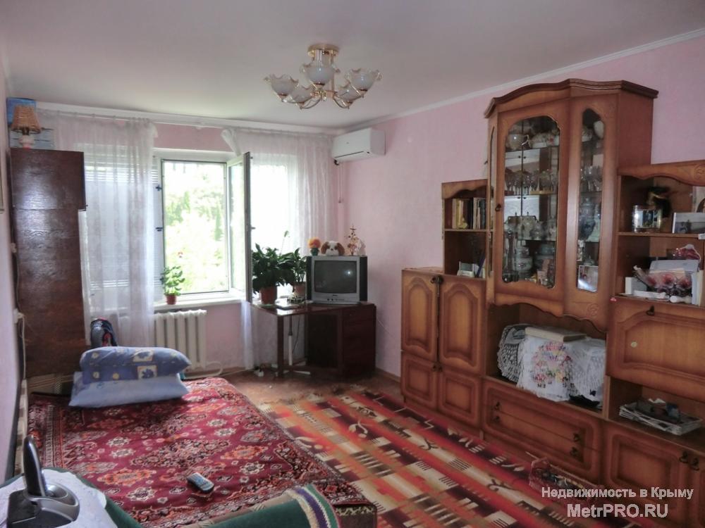 Продается 2 ккв в Ялте на Свердлова. 6 этаж 6-этажного дома, спецпроект. Общая площадь 48 м2, комнаты раздельные 18 и... - 5
