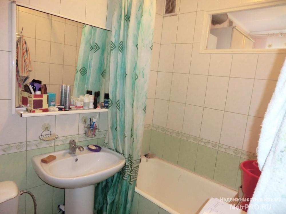 Продается 2 ккв в Ялте на Свердлова. 6 этаж 6-этажного дома, спецпроект. Общая площадь 48 м2, комнаты раздельные 18 и... - 9
