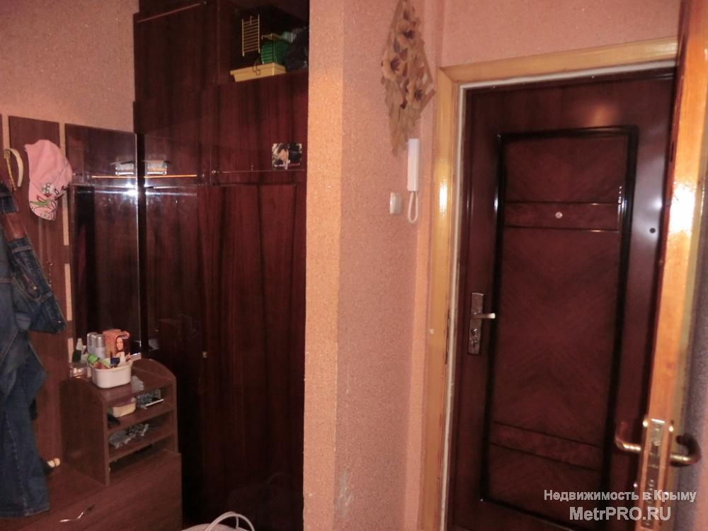 Продается 2 ккв в Ялте на Свердлова. 6 этаж 6-этажного дома, спецпроект. Общая площадь 48 м2, комнаты раздельные 18 и... - 11