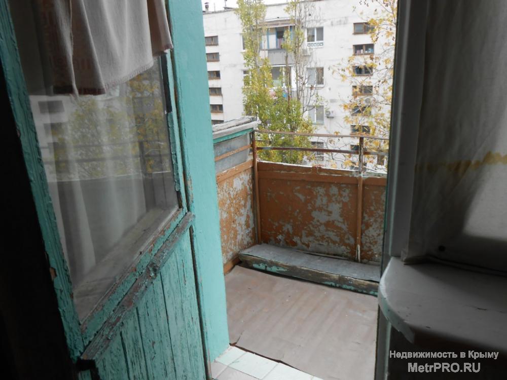 Продам 3-х к. 'чешку' на ул.Строительная, 5/5 этаж, 68/41/7, лоджия, состояние обычное. Рядом остановка, магазин.   4... - 2