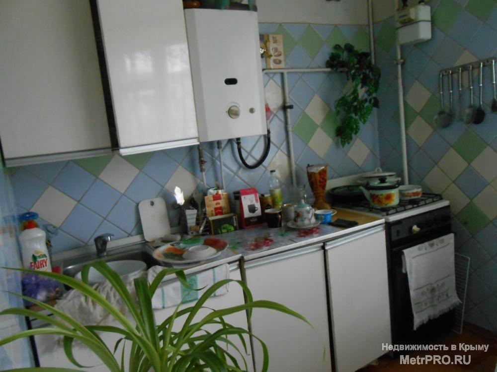 Продам 3-х к. 'чешку' на ул.Строительная, 5/5 этаж, 68/41/7, лоджия, состояние обычное. Рядом остановка, магазин.   4... - 3