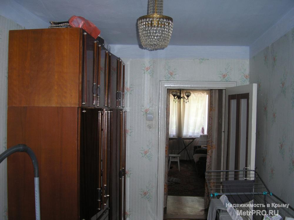 Продам двухкомнатную 'хрущевку' в Балаклаве на ул.Новикова, высокий первый этаж, 42/30/6, 'вагон', газовая колонка,... - 2