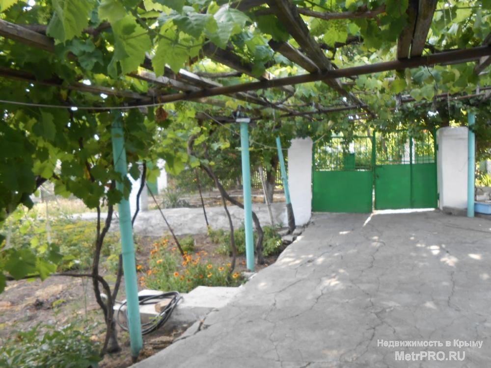 Продам дом в Балаклаве, ул.Пригородненская, пять комнат, два входа. Общая площадь дома 85кв.м. Летняя кухня, гараж....