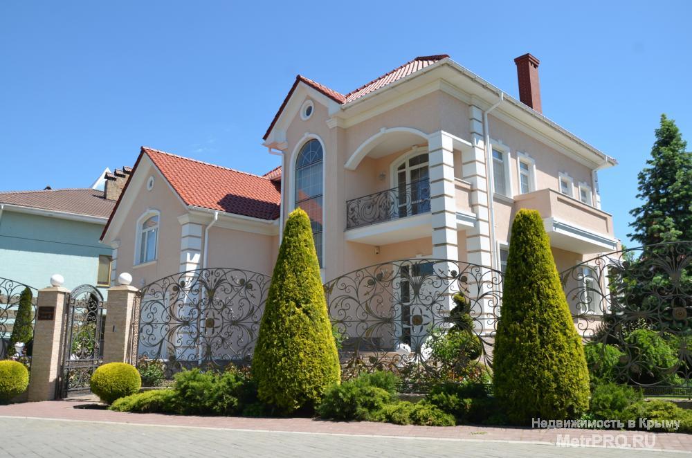 Предлагается к продаже шикарный дом. Дом общая площадь 550 кв.м. на земельном  участке 11,5 соток, огорожен каменным... - 1