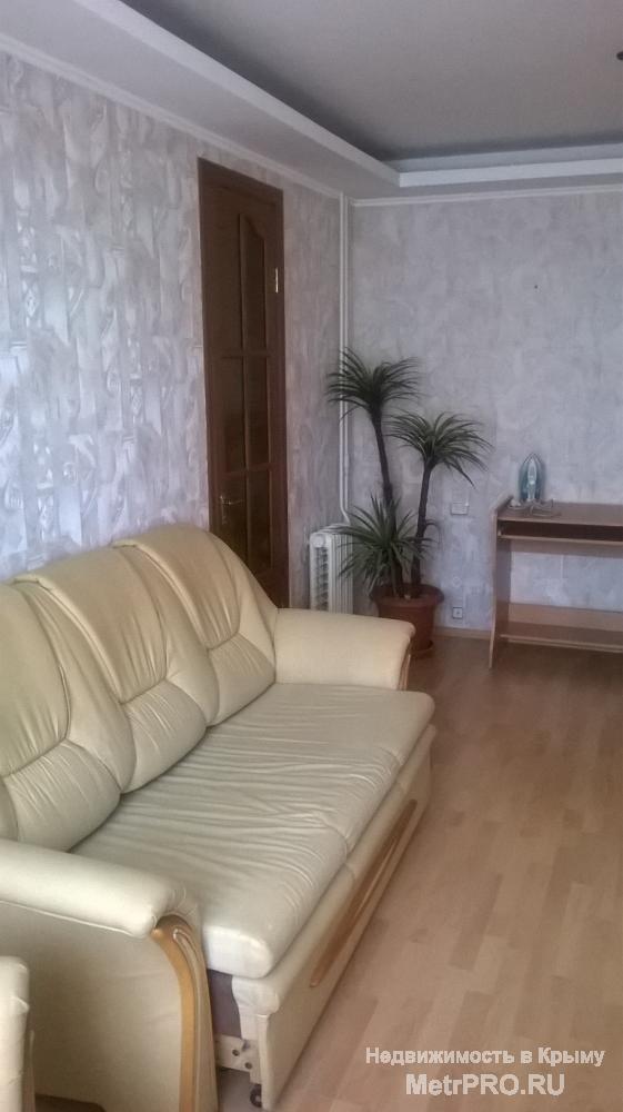 Продается 2хкомнатная квартира в Массандре.   Квартира расположена на 3 этаже 9 этажного дома. В доме домофон, лифт....