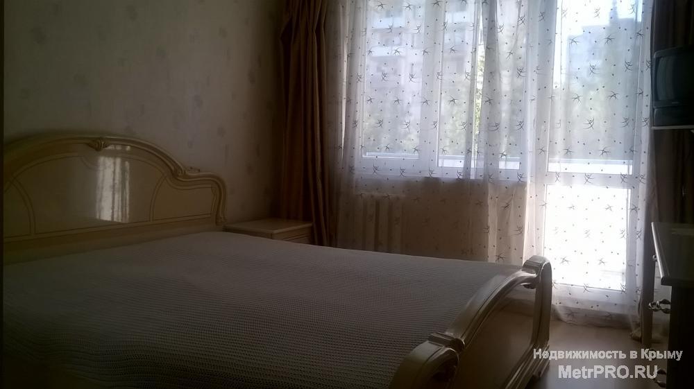 Продается 2хкомнатная квартира в Массандре.   Квартира расположена на 3 этаже 9 этажного дома. В доме домофон, лифт.... - 2