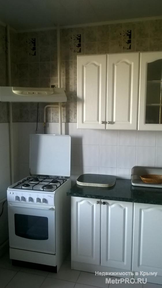 Продается 2хкомнатная квартира в Массандре.   Квартира расположена на 3 этаже 9 этажного дома. В доме домофон, лифт.... - 5