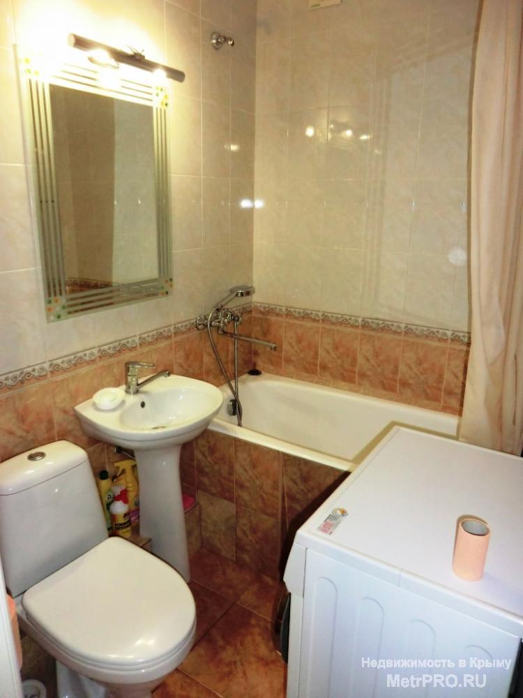 Продается 3 ккв в Ялте на Кривошты. 1 этаж. Общая площадь 74 м2. Евроремонт. Мебель, техника. Санузел совмещенный,... - 9