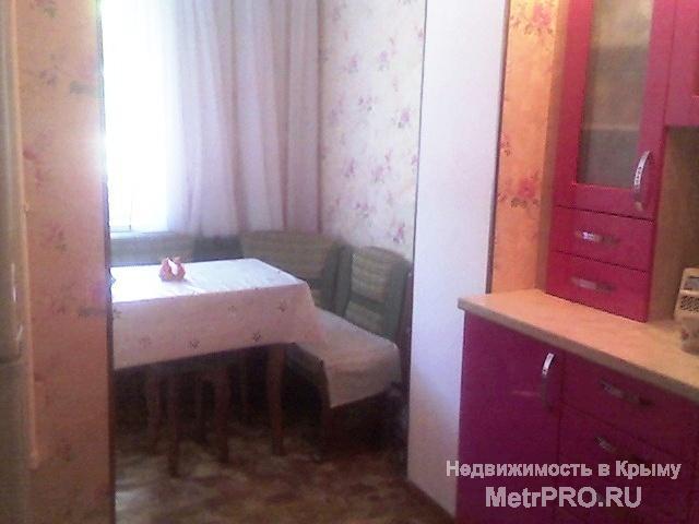 Сдаю Большую, просторную Двухкомнатную квартиру со всеми удобствами в центре Феодосии по ул.Советская, угол с... - 1