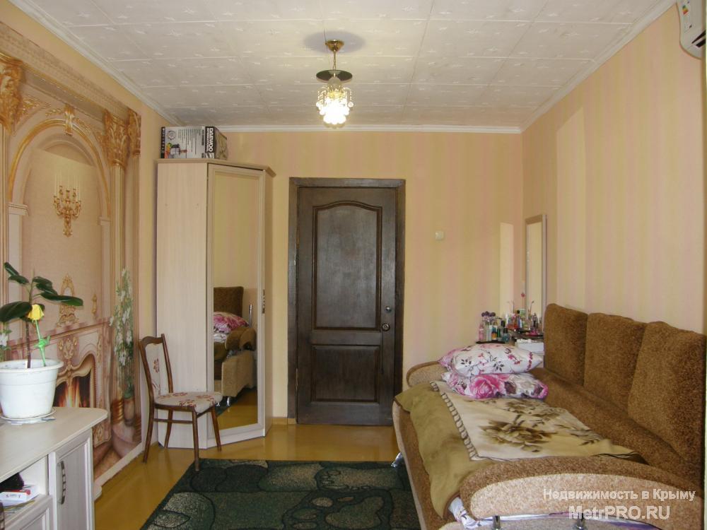 Сдам отдельную 2-х комнатную квартиру по доступной цене в Алуште на летний период, по ул. Ялтинской.  В квартире 2...