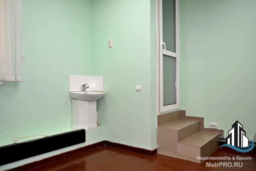 Продаётся офисное помещение в центре города Феодосия с индивидуальным выходом, общей площадью 75,4 кв.м. Пять... - 1