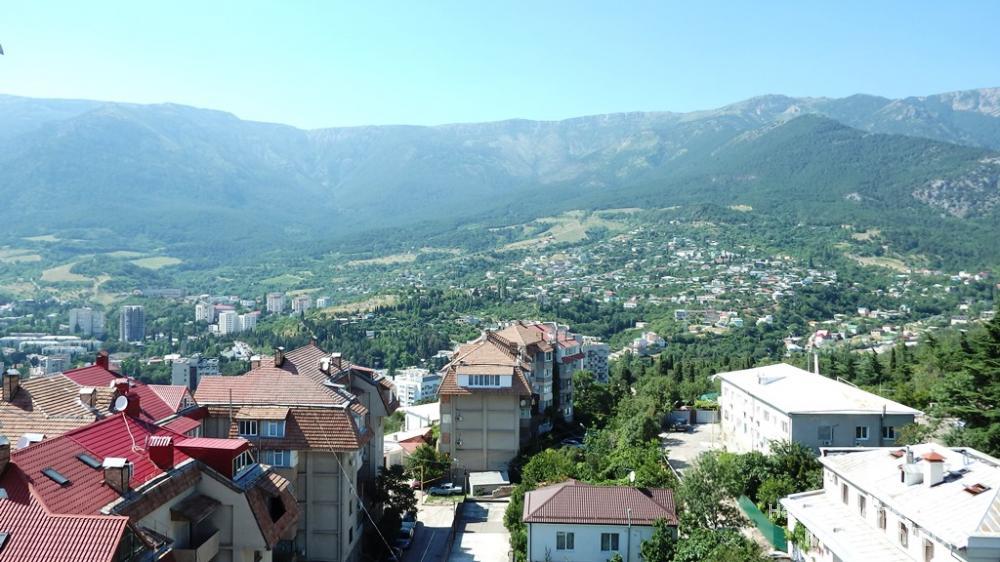 Продам 2 ккв в Ялте на ул.Свердлова. 9 этаж. Элитный ЖК «Эгоист». Общая площадь 71 м2. Дизайнерский ремонт. Мебель,... - 19