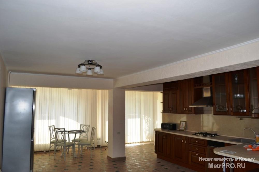 Продам трехэтажный дом 2002 года постройки в Алуште, пгт. Малый Маяк на ул.Морской общей площадью 167 м2. В доме... - 4